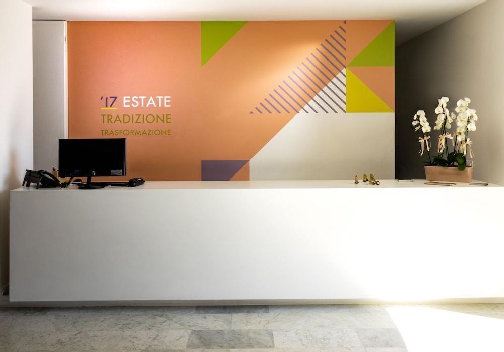 Hotel Esperia Alba Adriatica Exterior photo