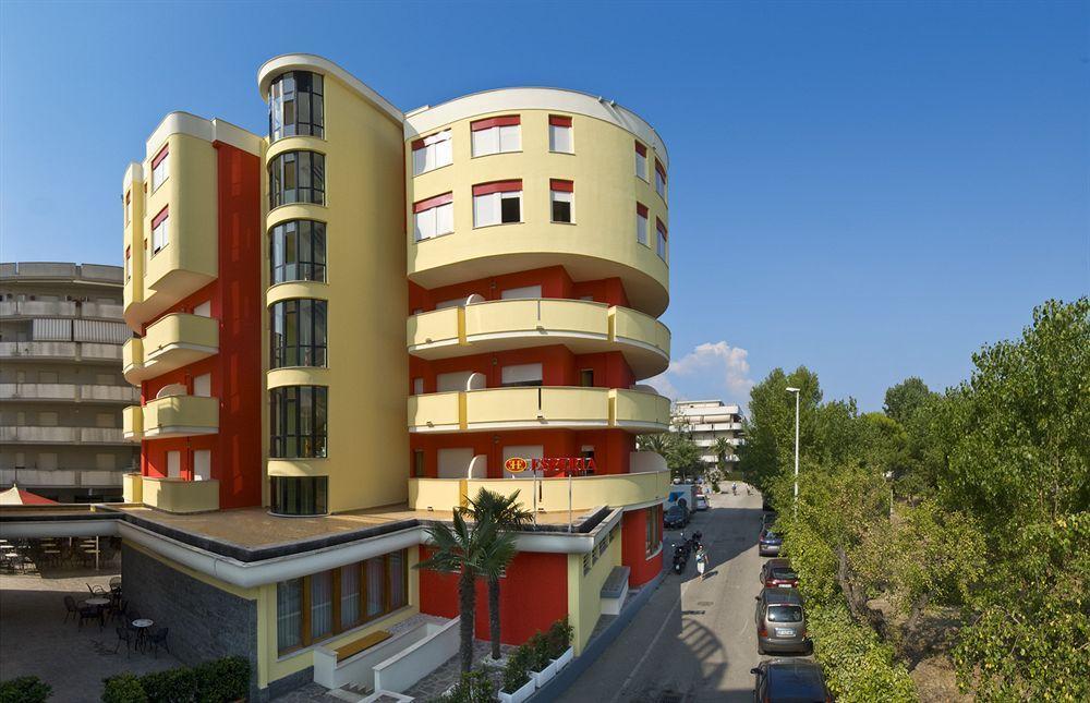 Hotel Esperia Alba Adriatica Exterior photo