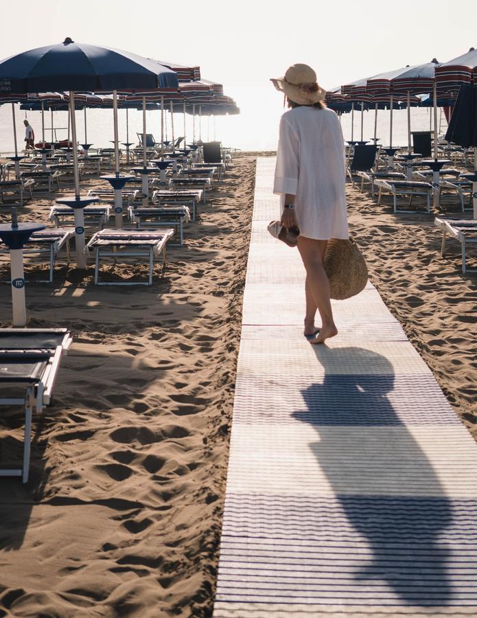 Hotel Esperia Alba Adriatica Exterior photo